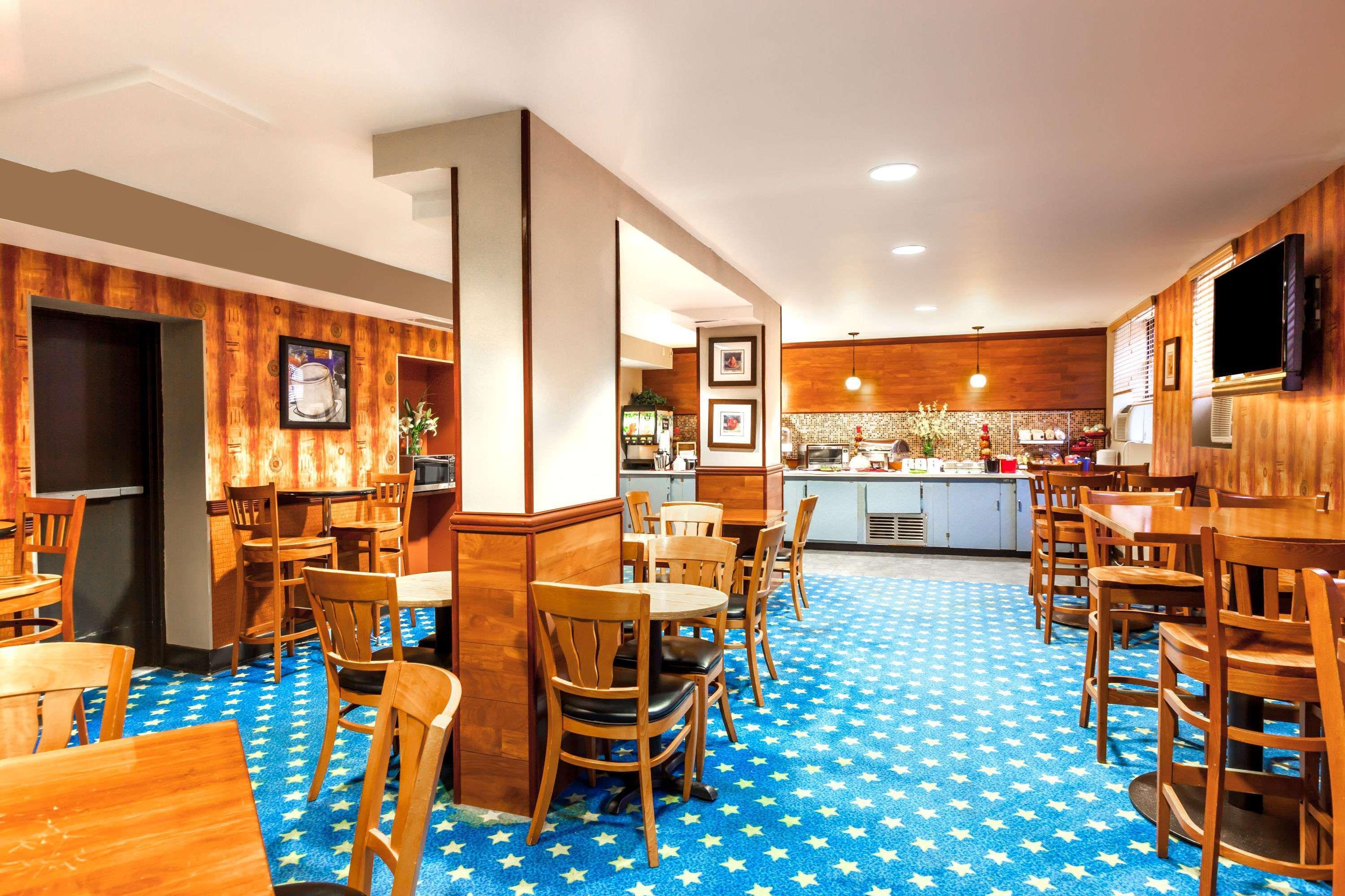 Ramada By Wyndham Jersey City Exterior photo