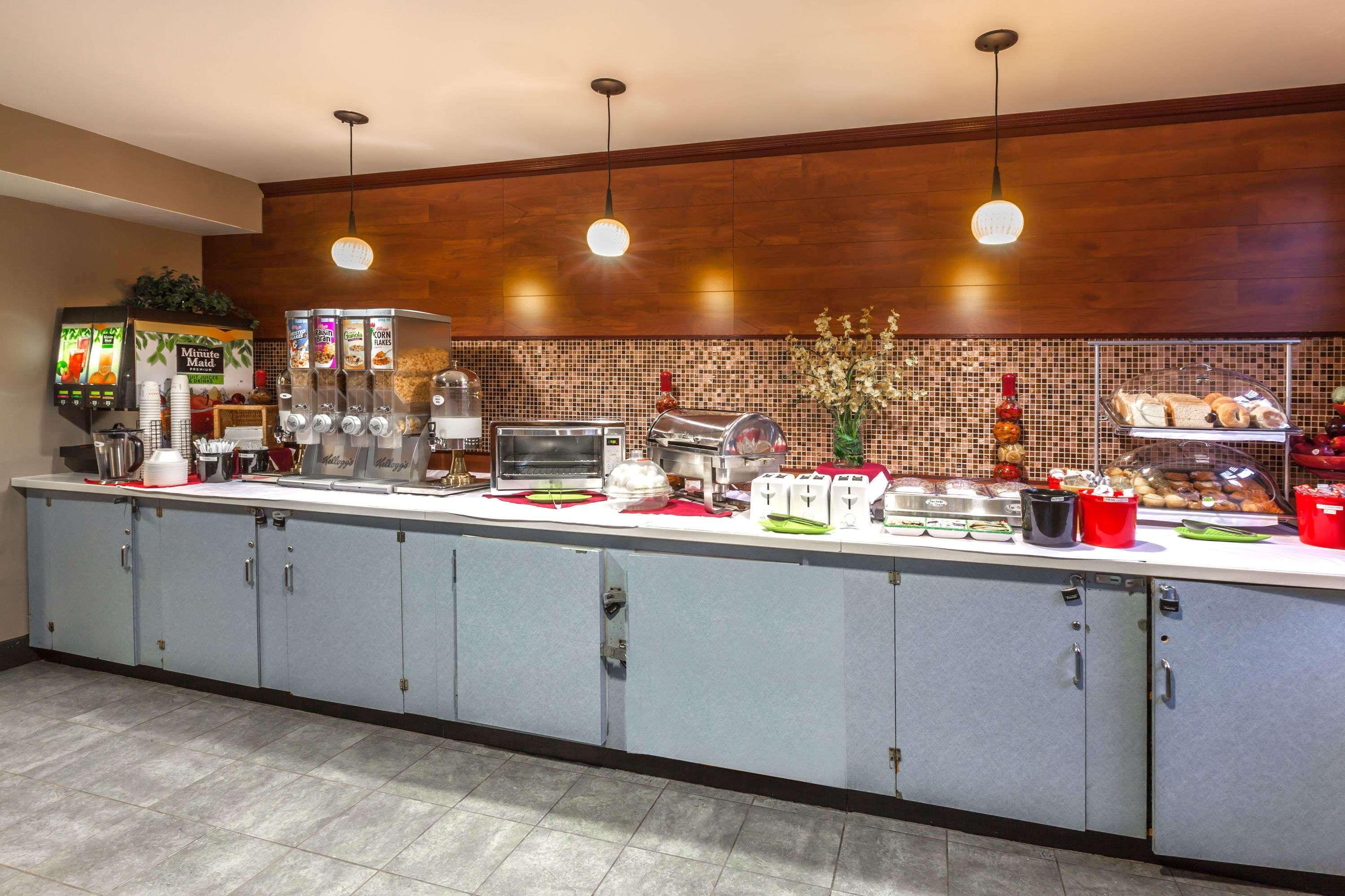 Ramada By Wyndham Jersey City Exterior photo