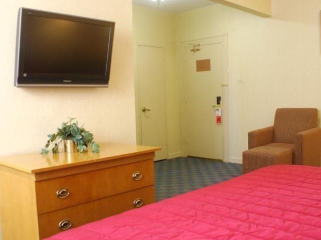 Ramada By Wyndham Jersey City Exterior photo