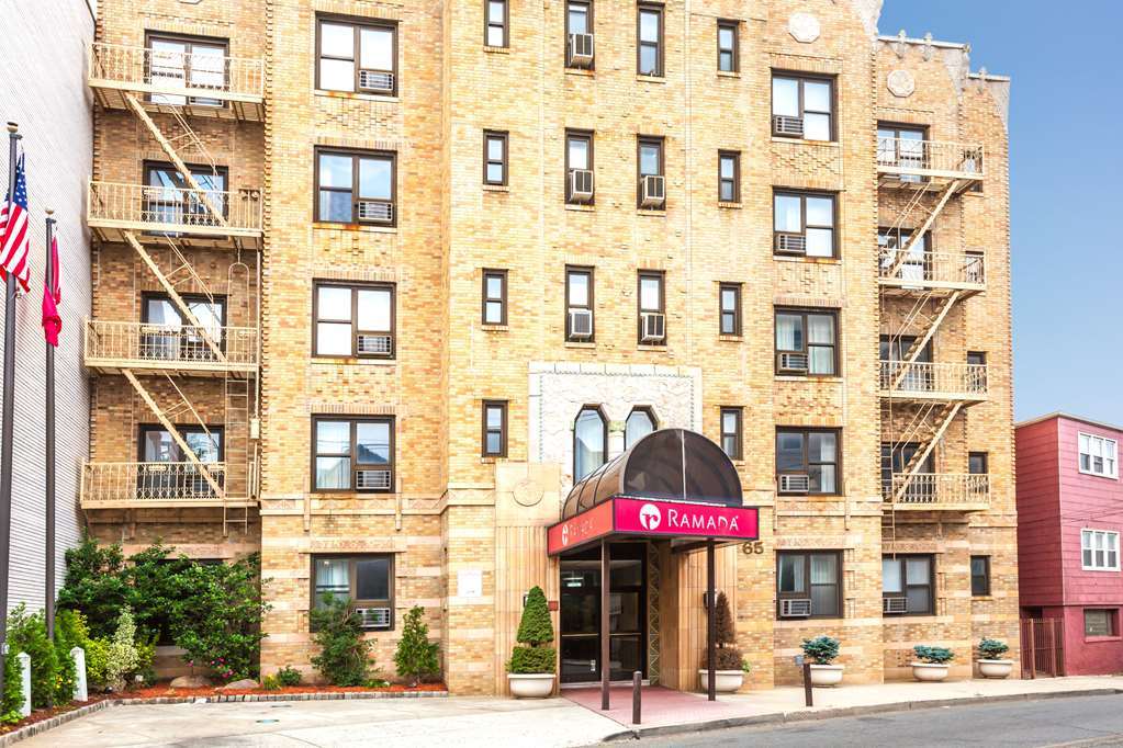 Ramada By Wyndham Jersey City Exterior photo
